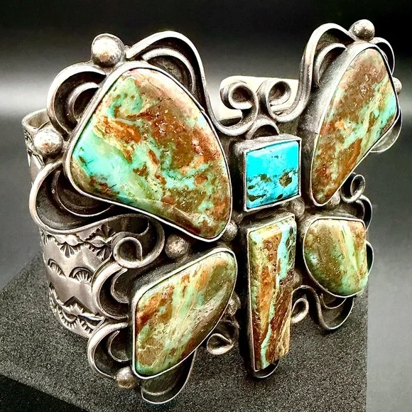 Massive Butterfly Cuff – by Juan Guerrero for Chimney Butte- Over 145 GRAMS - Picture 3 of 7